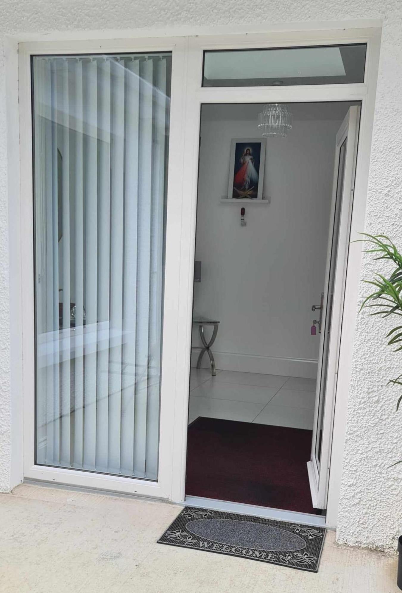 Annie'S House With Thermal Health Spa Моувил Екстериор снимка